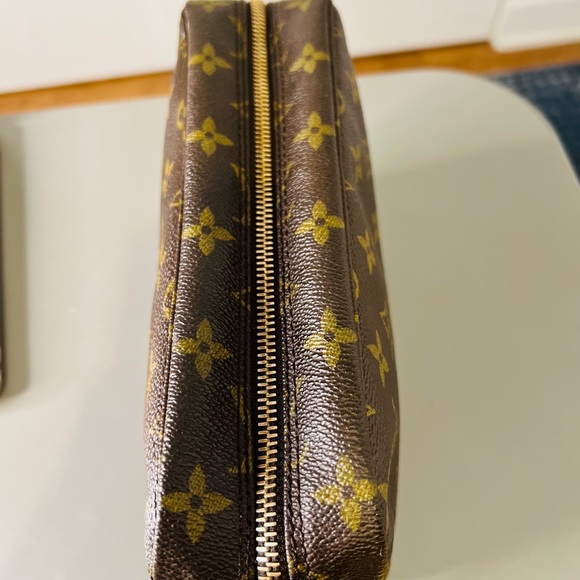 Toiletry 23 make up pouch ✔️Sold - Picture 7 of 16